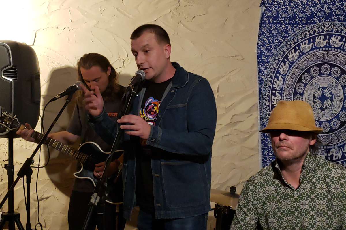Open Mic with Dave Hastie
